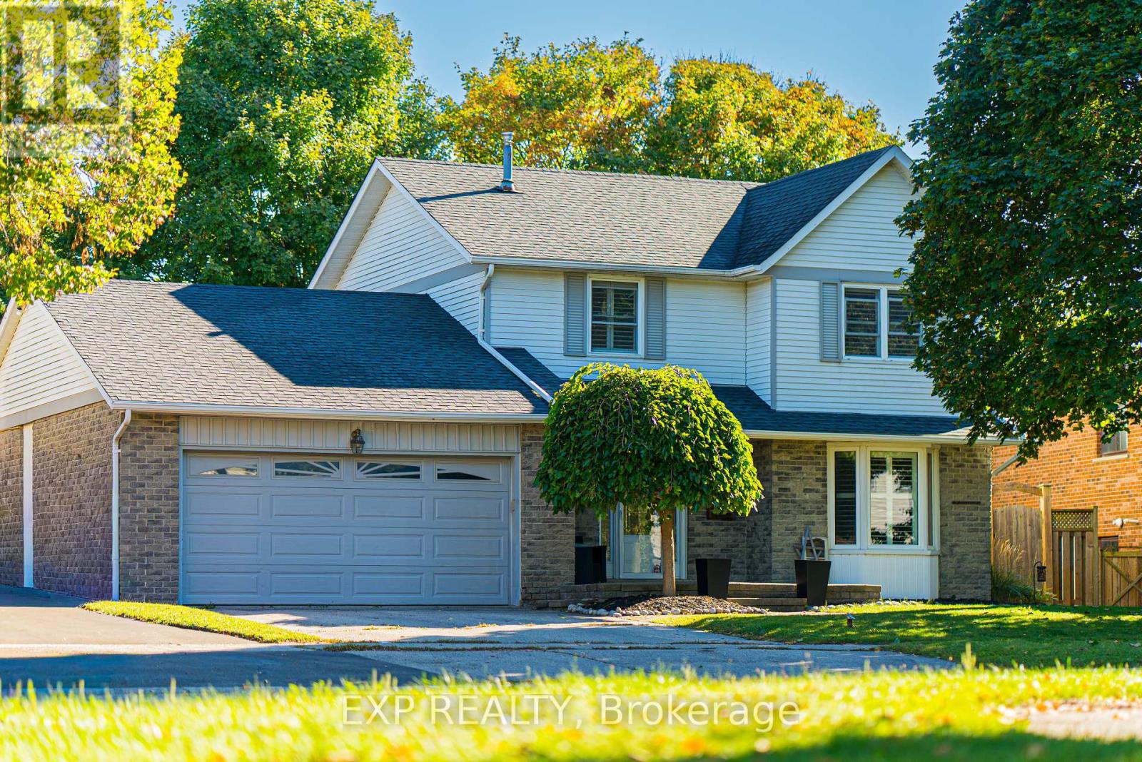 MLS® listing #28996115 for sale located at 54 PATHFINDER CRESCENT