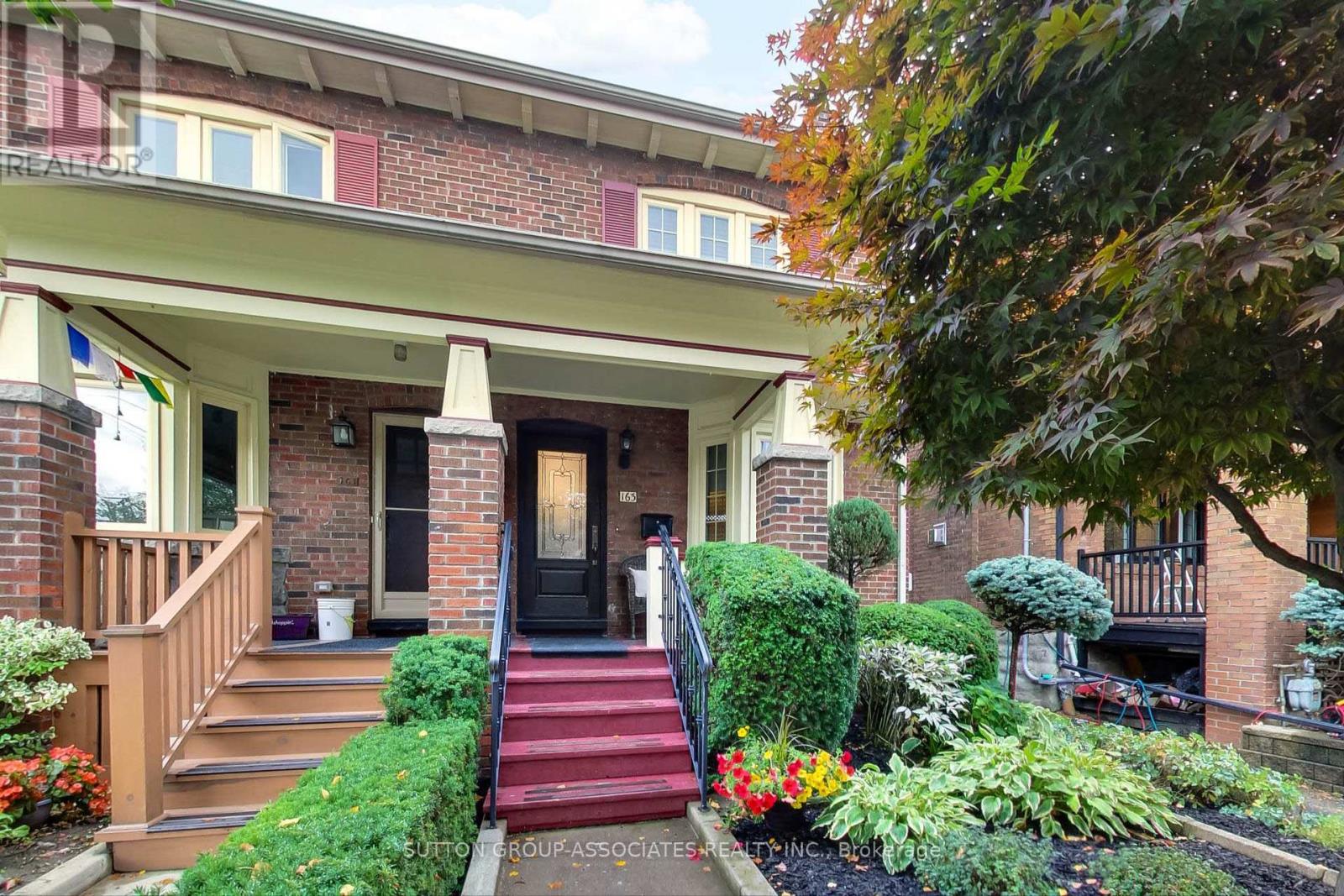 MLS® listing #28997266 for sale located at 163 MAPLEWOOD AVENUE