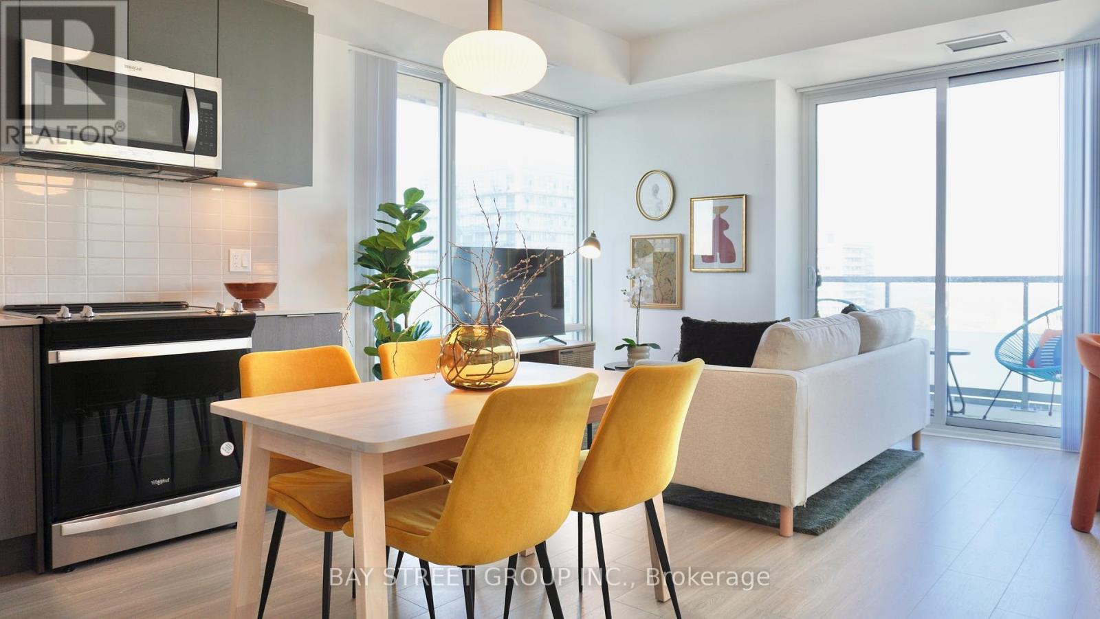 MLS® listing #28998347 for sale located at 3219 - 50 DUNFIELD AVENUE