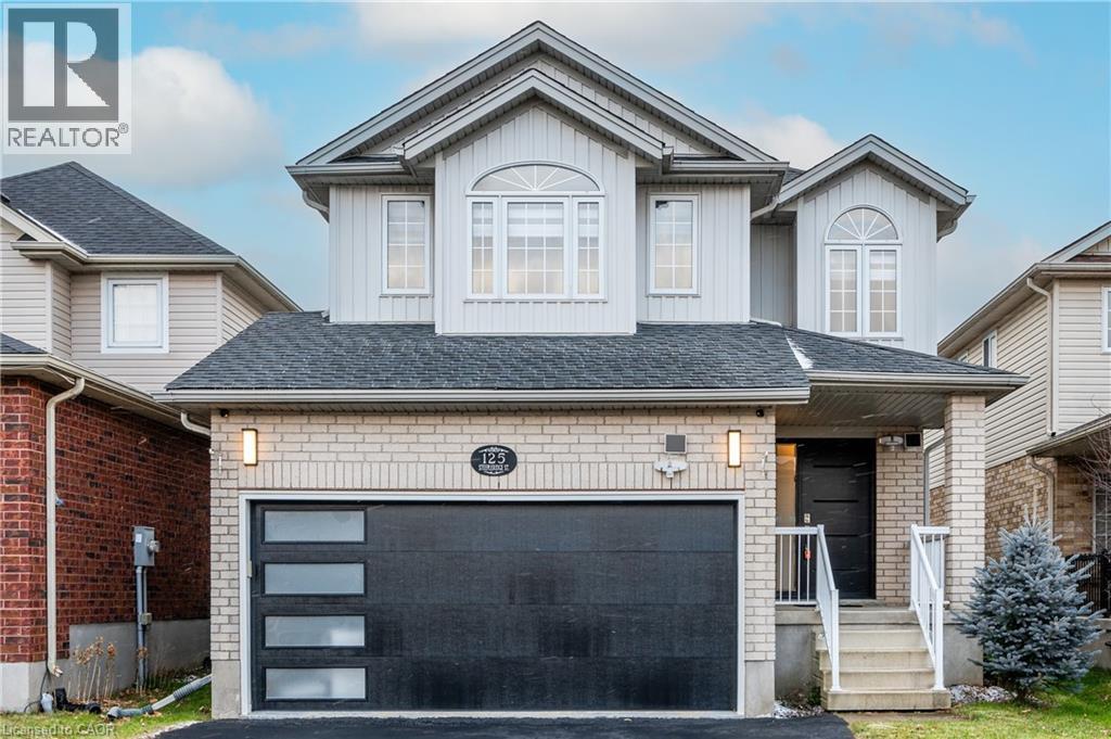 MLS® listing #28998360 for sale located at 125 STEEPLERIDGE Street