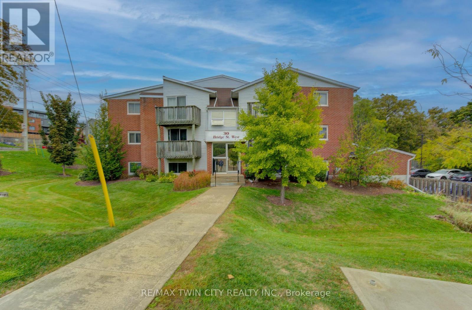 MLS® listing #29006358 for sale located at 30 BRIDGE STREET