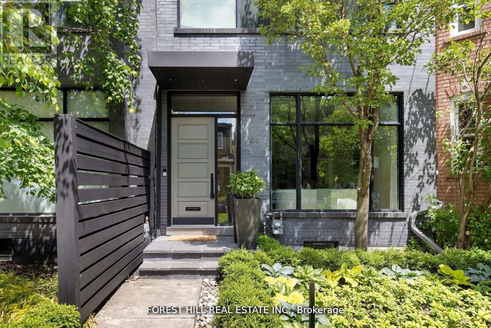 MLS® listing #29010110 for sale located at 49 BROOKFIELD STREET