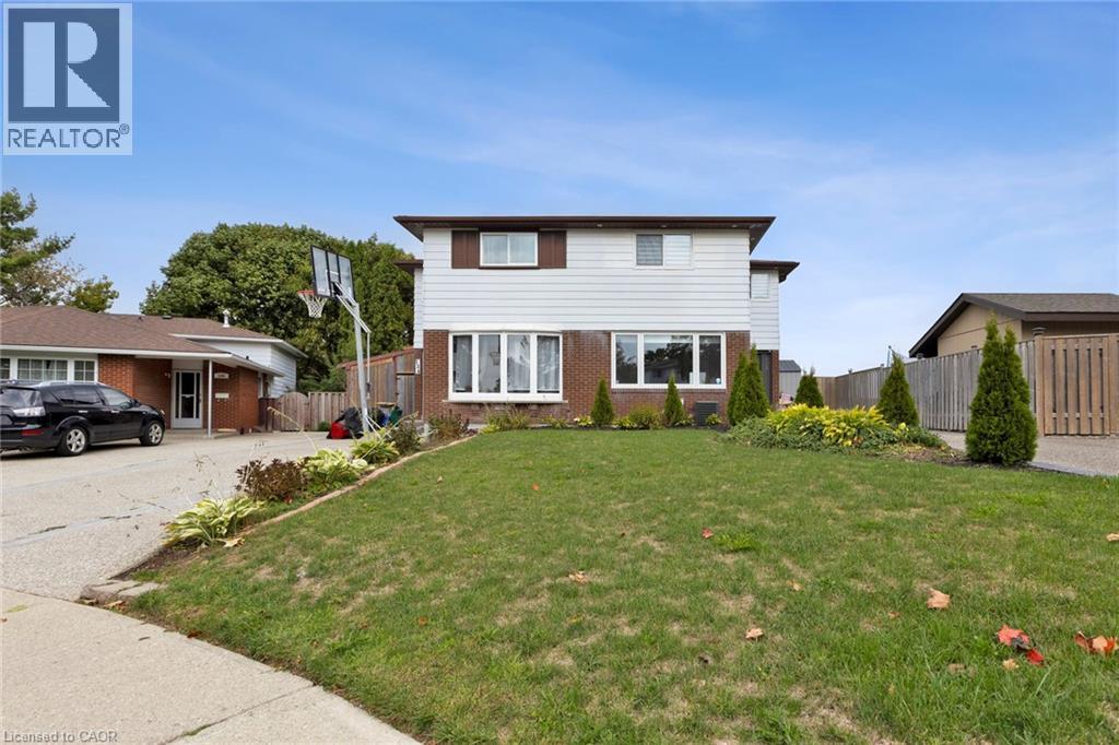 MLS® listing #29013501 for sale located at 122 MOOREGATE Crescent