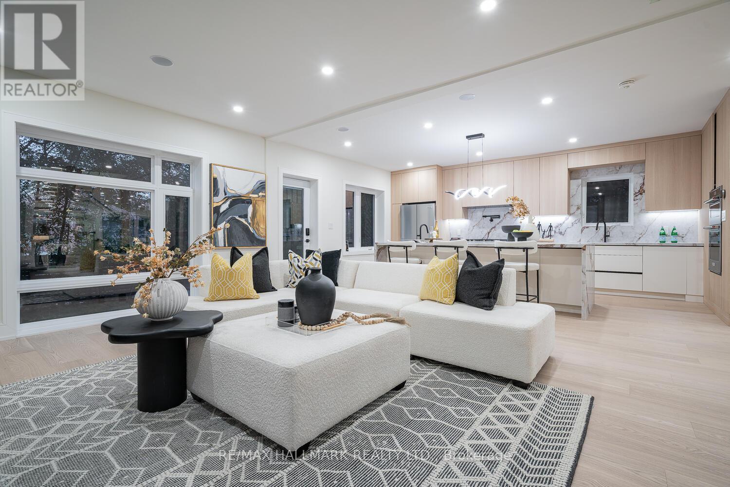 MLS® listing #29014773 for sale located at 116 KENNARD AVENUE
