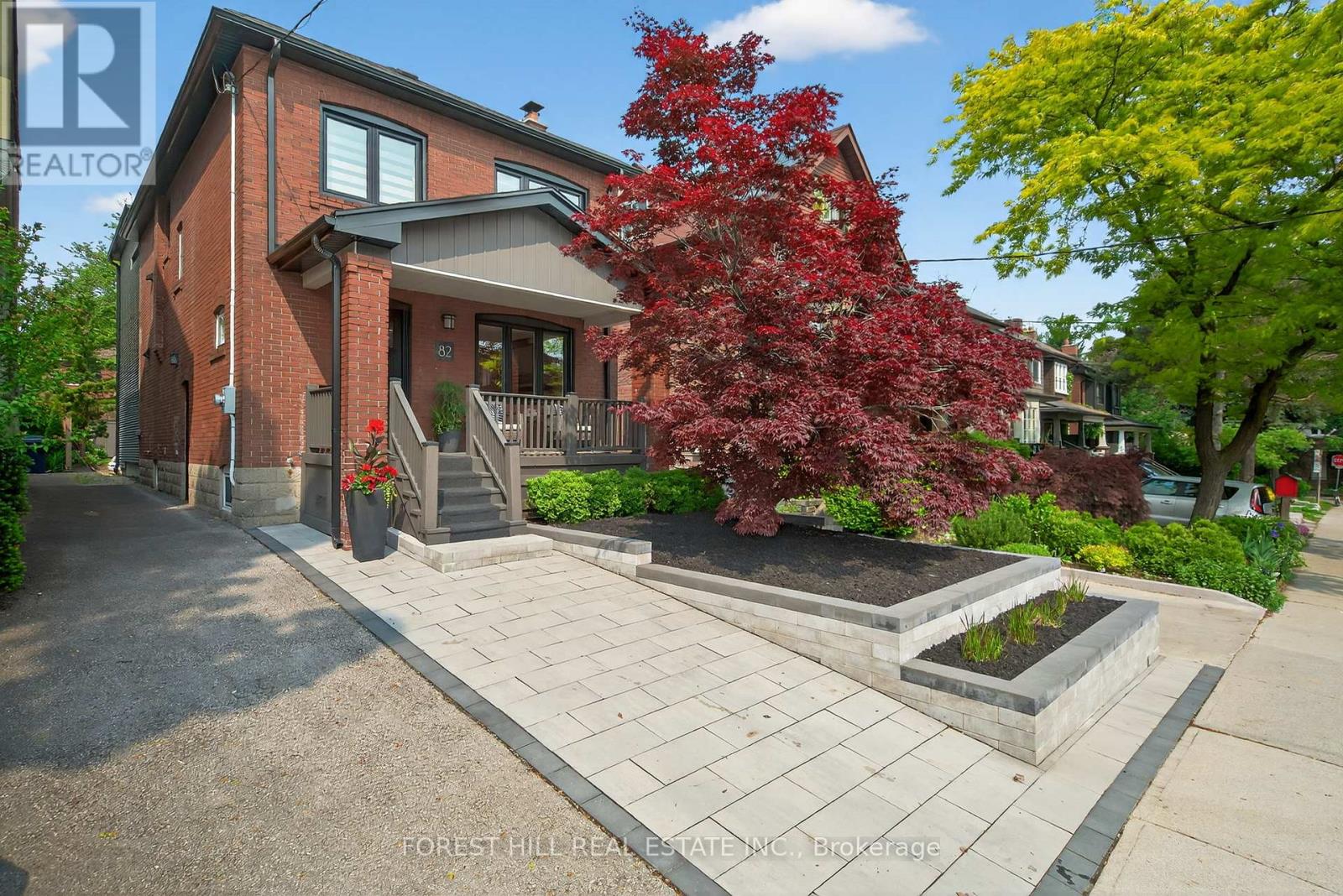 MLS® listing #29016259 for sale located at 82 PINEWOOD AVENUE