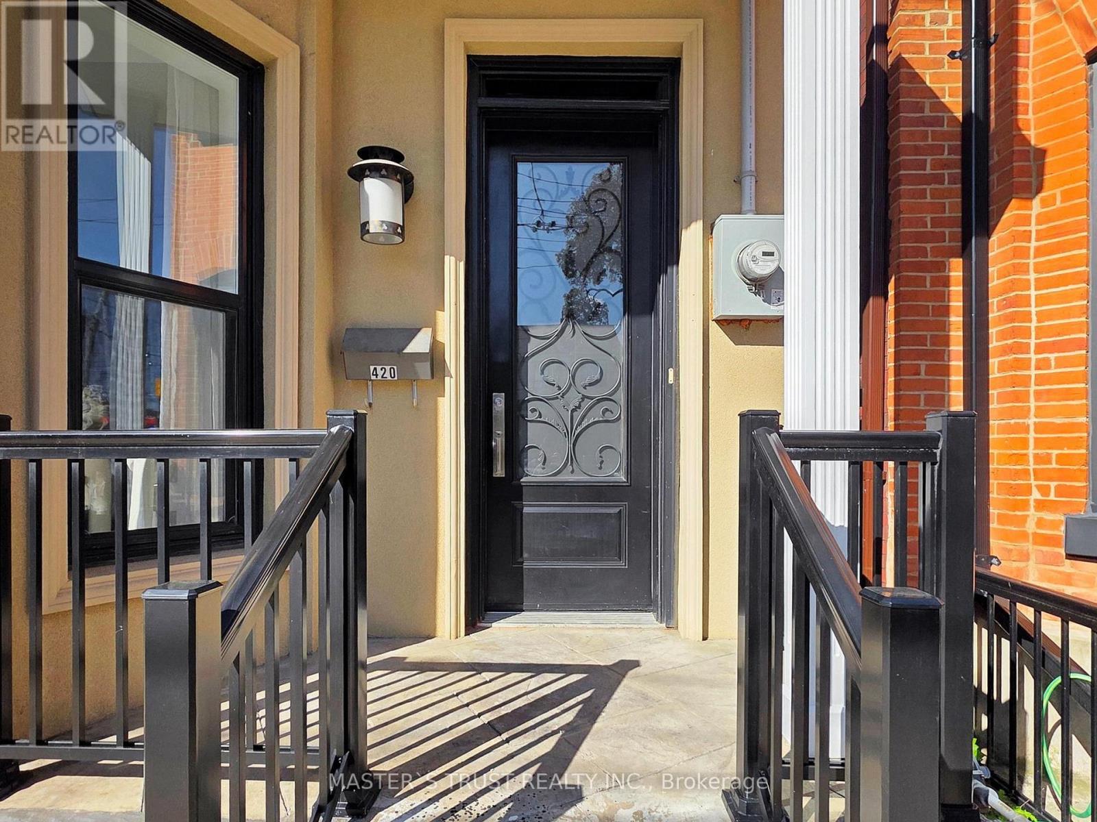 MLS® listing #29017607 for sale located at 420 OSSINGTON AVENUE