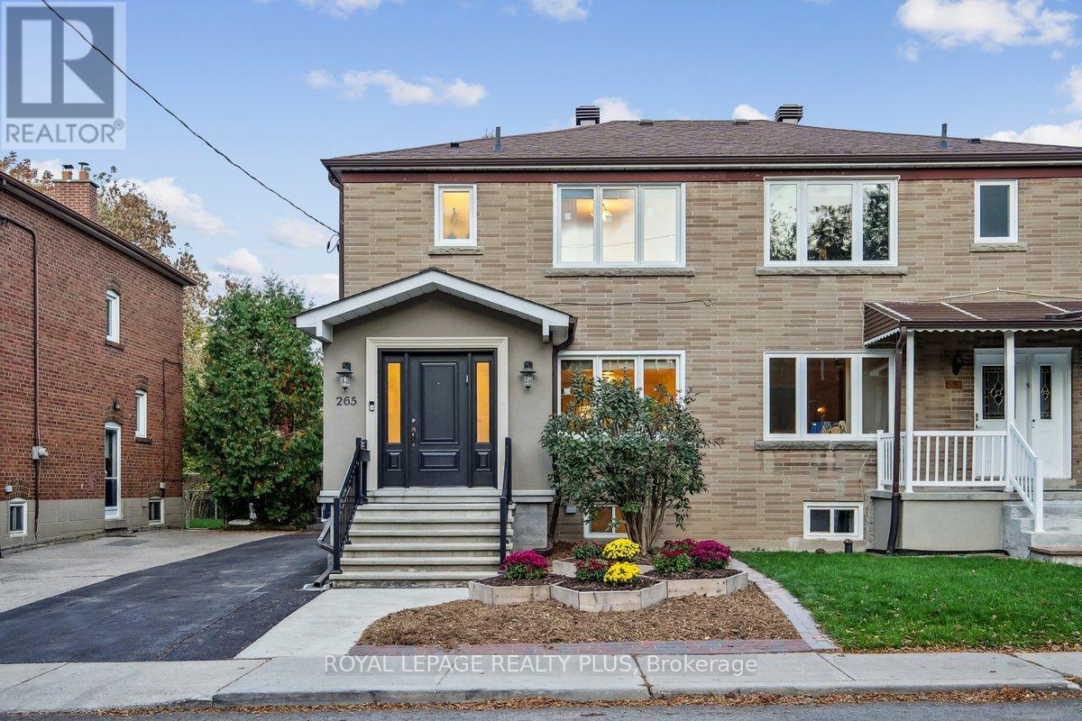 MLS® listing #29018746 for sale located at 265 WINNETT AVENUE