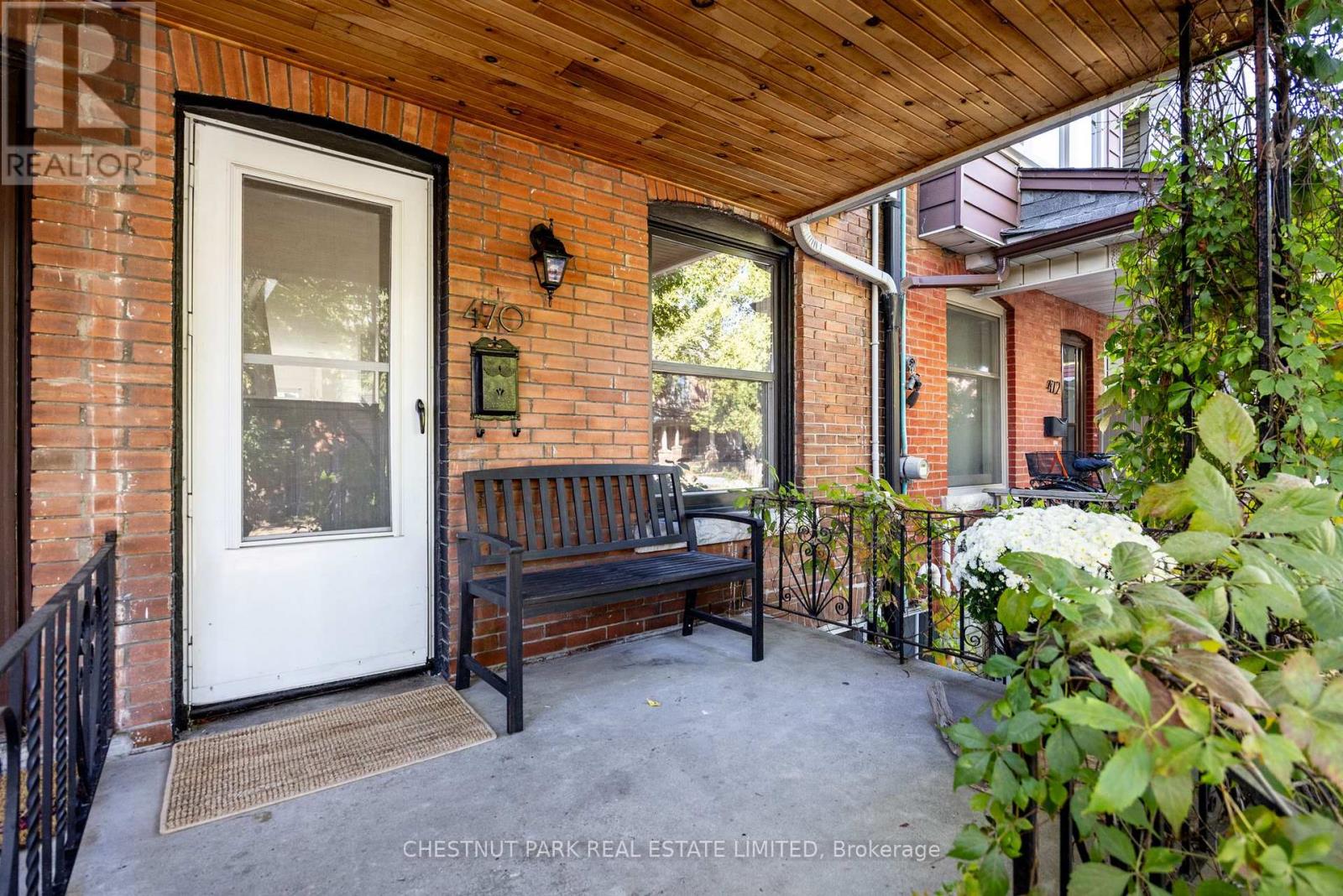 MLS® listing #29024187 for sale located at 470 CLINTON STREET