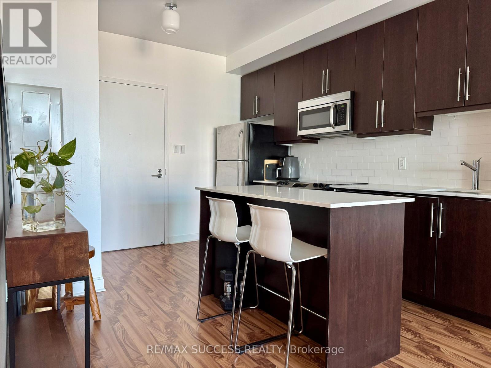 MLS® listing #29024540 for sale located at 1605 - 1171 QUEEN STREET W