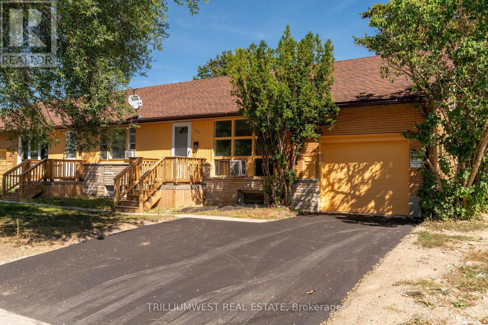 MLS® listing #29025327 for sale located at C - 301 FRANKLIN STREET N
