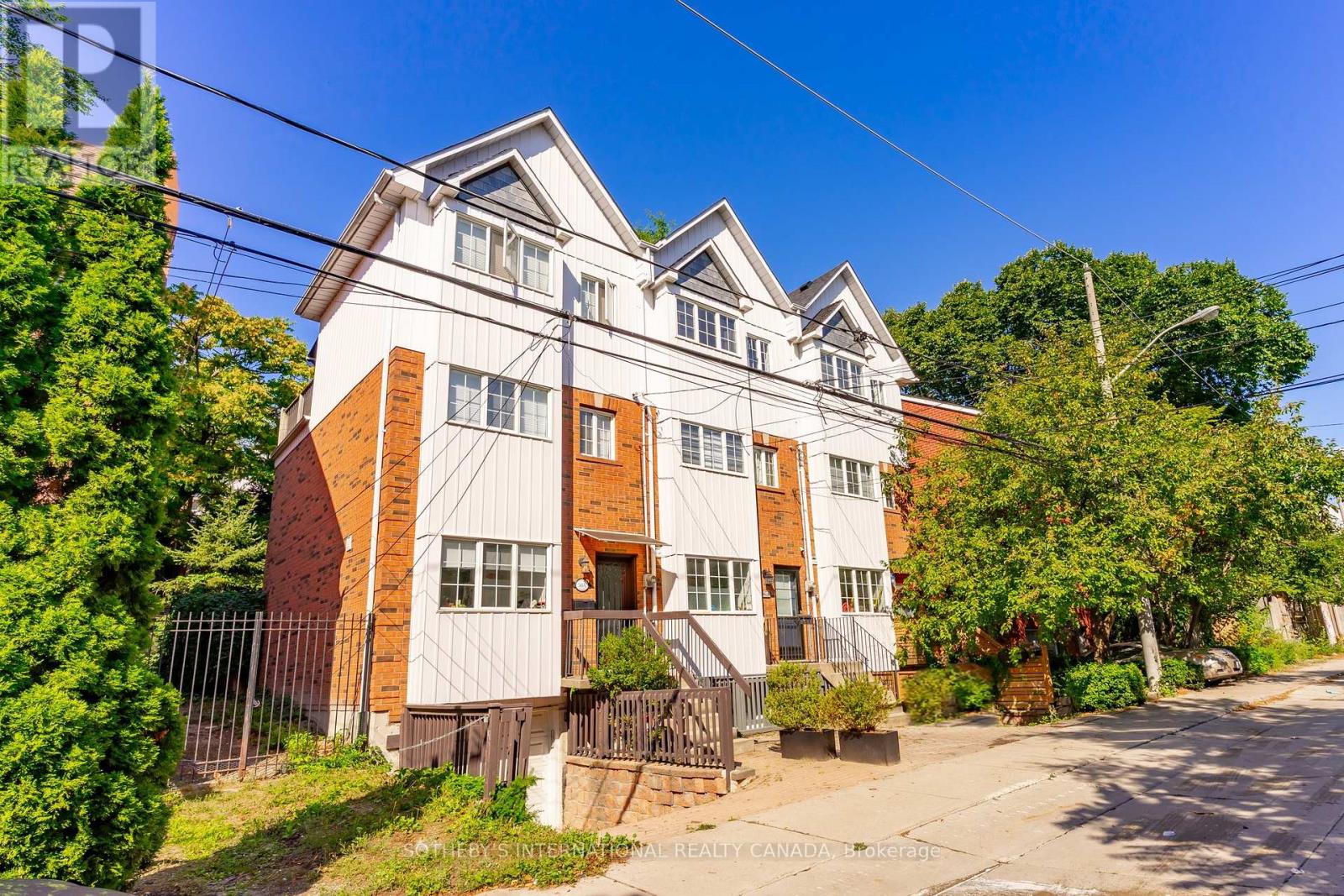 MLS® listing #29026443 for sale located at 58A POULETT STREET