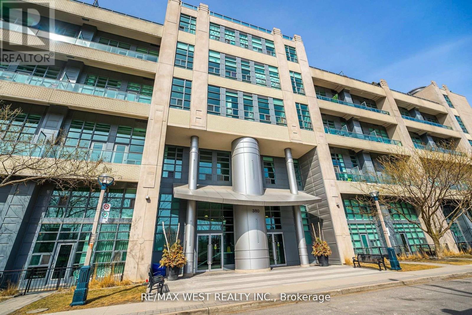 MLS® listing #29029053 for sale located at 333 - 380 MACPHERSON AVENUE