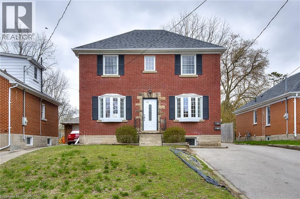 MLS® listing #29030847 for sale located at 40 BRUNSWICK Avenue Unit# B