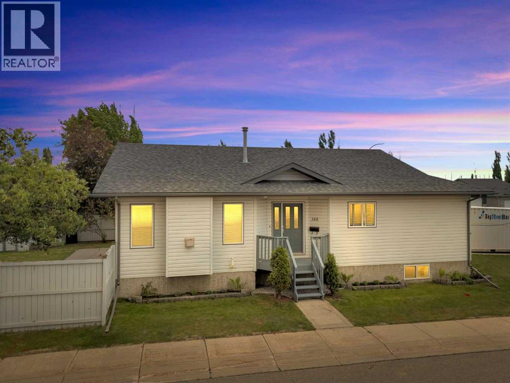 MLS® listing #29031387 for sale located at 148 Ammeter Close
