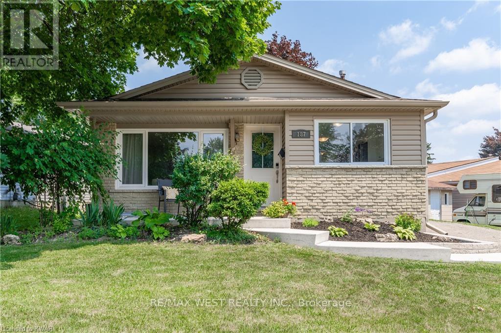 MLS® listing #29032595 for sale located at 187 BROKEN OAK CRESCENT