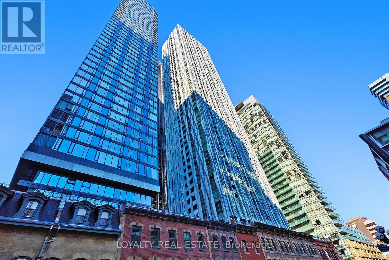 MLS® listing #29033525 for sale located at 5005 - 1 YORKVILLE AVENUE