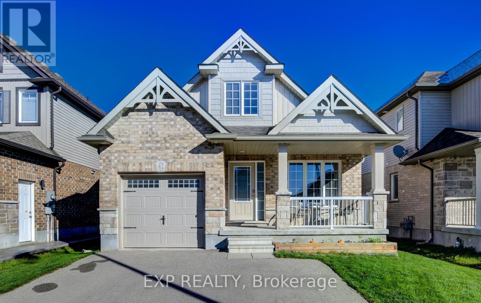 MLS® listing #29035168 for sale located at 42 FINORO CRESCENT