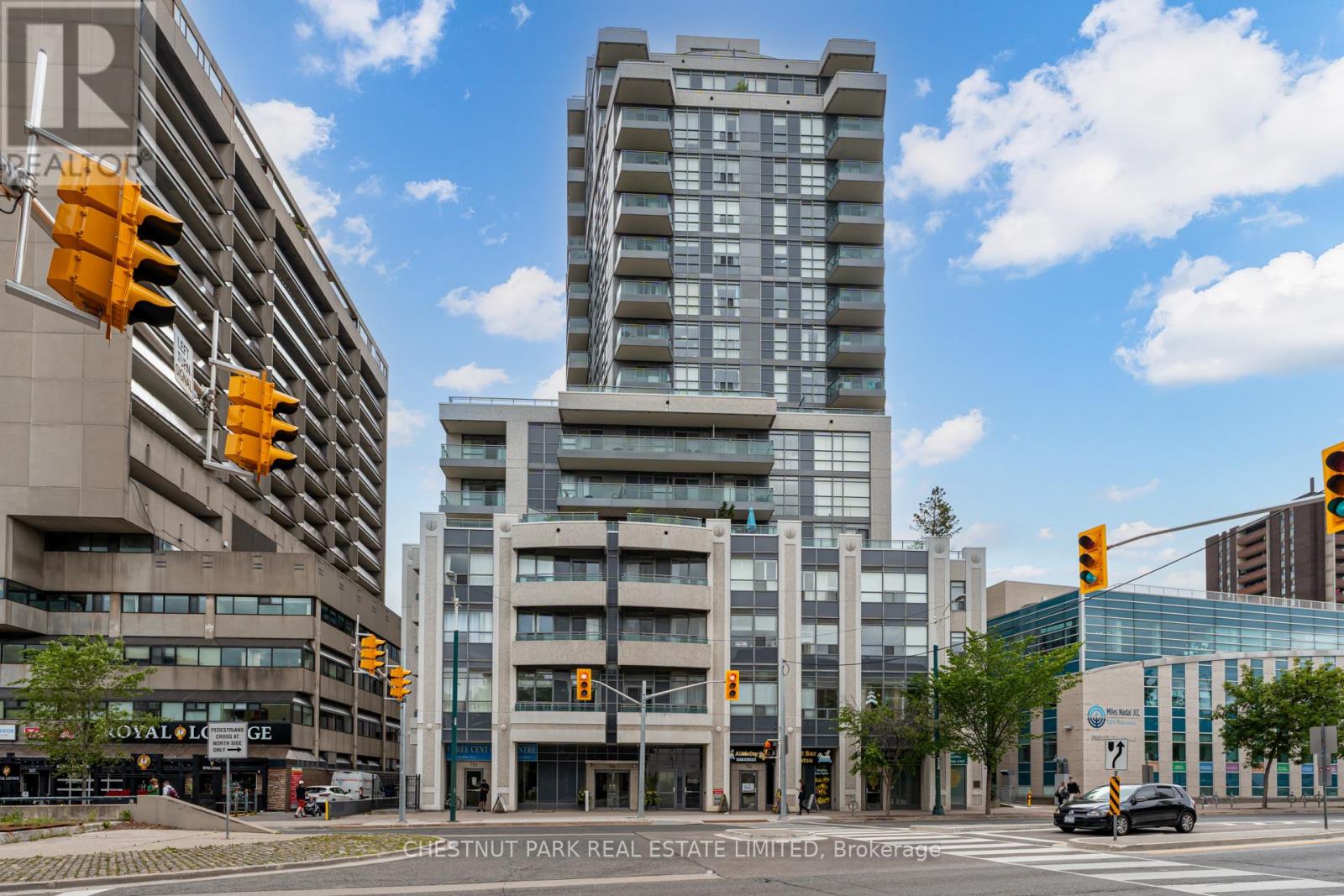 MLS® listing #29038193 for sale located at 1711 - 736 SPADINA AVENUE