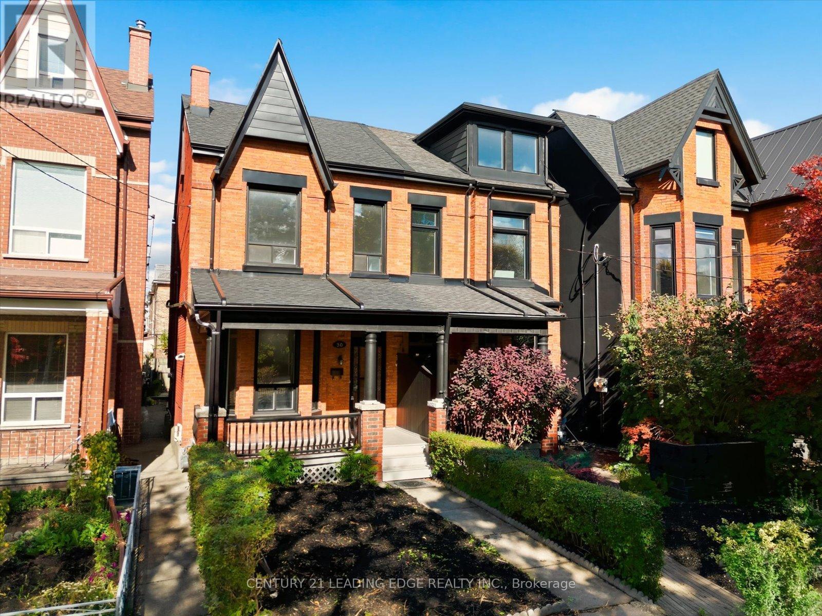 MLS® listing #29039280 for sale located at 30 ULSTER STREET