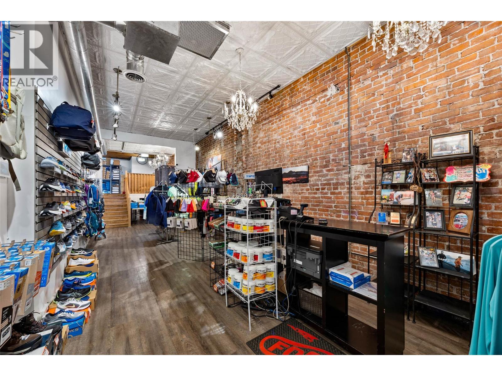 MLS® listing #29039372 for sale located at 351 Victoria Street