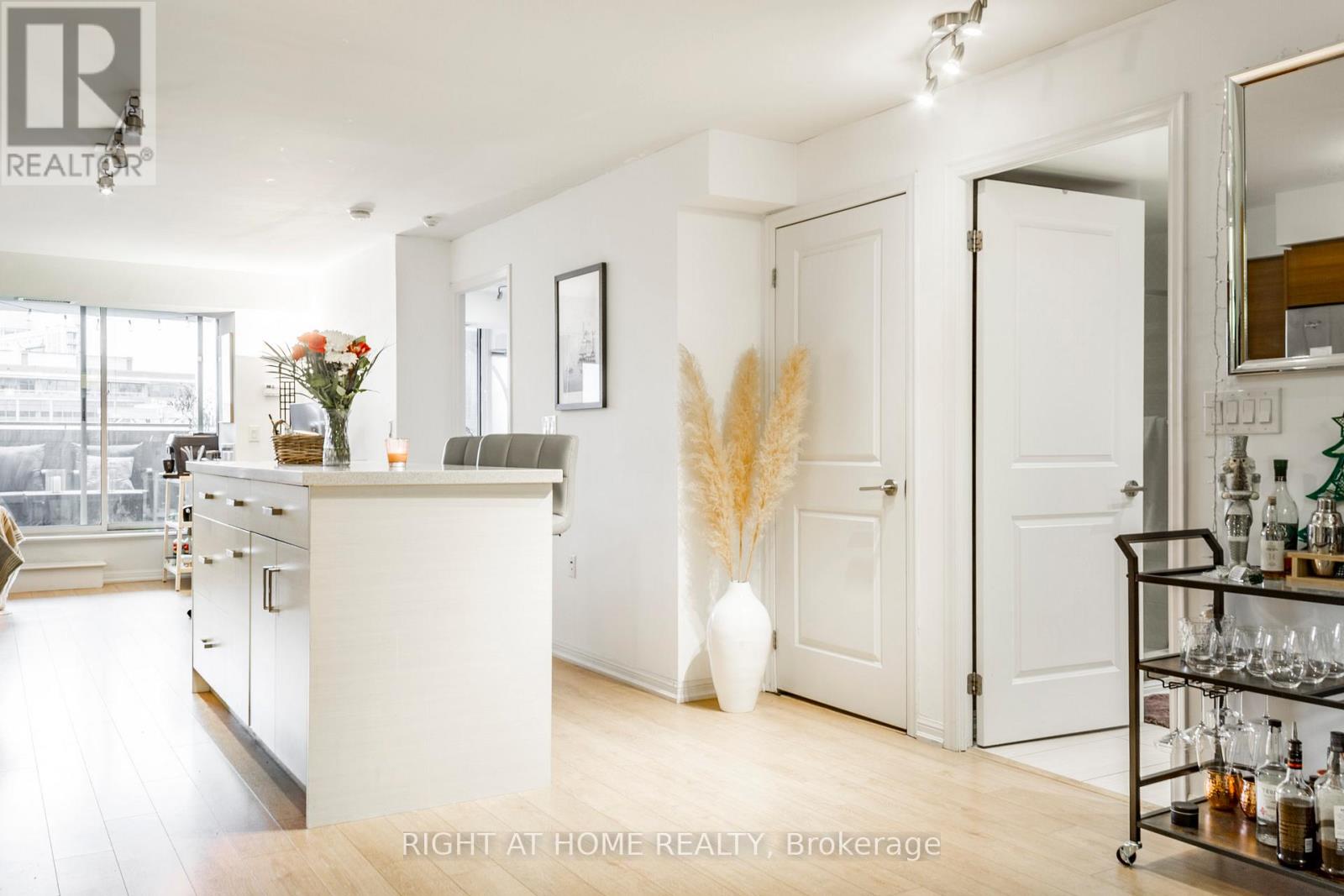 MLS® listing #29040933 for sale located at 214 - 125 WESTERN BATTERY ROAD W