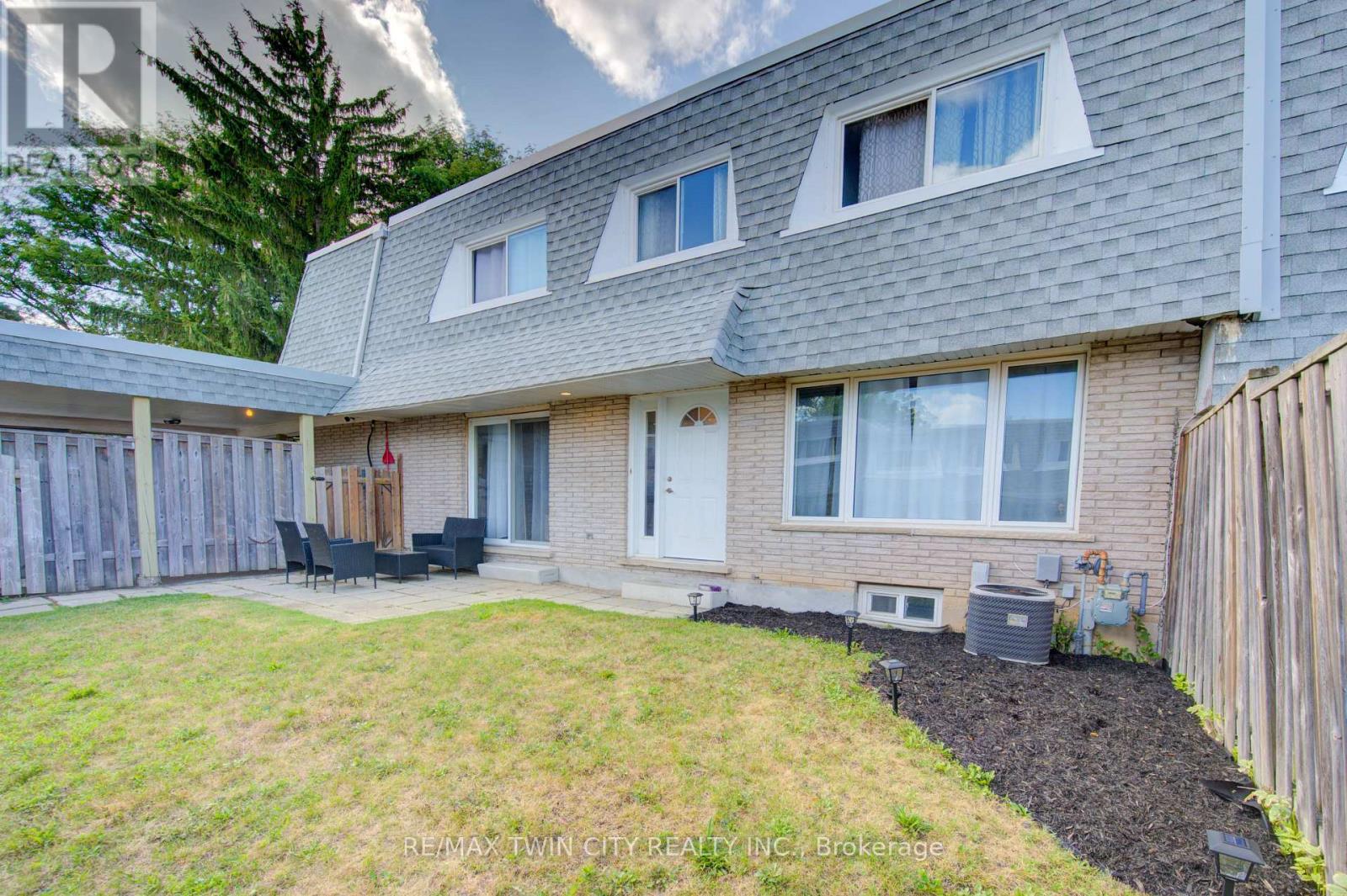 MLS® listing #29042828 for sale located at 47 - 14 WILLIAMSBURG ROAD