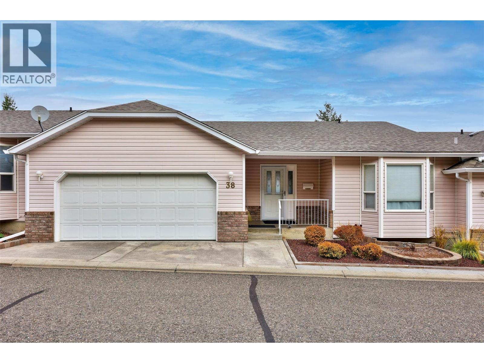 MLS® listing #29044503 for sale located at 2022 Pacific Way Unit# 38