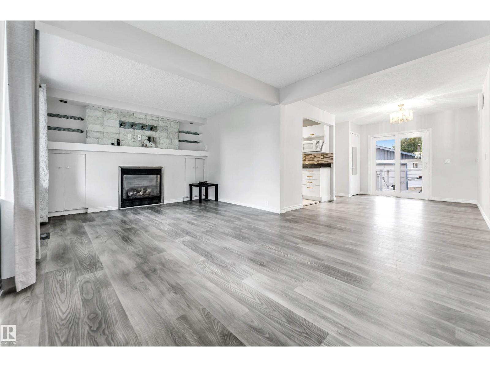 MLS® listing #29046557 for sale located at 79 Garnet Cres