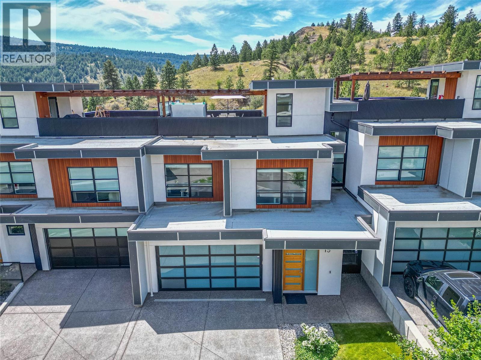 MLS® listing #29049583 for sale located at 1395 PRAIRIE ROSE Drive Unit# 15