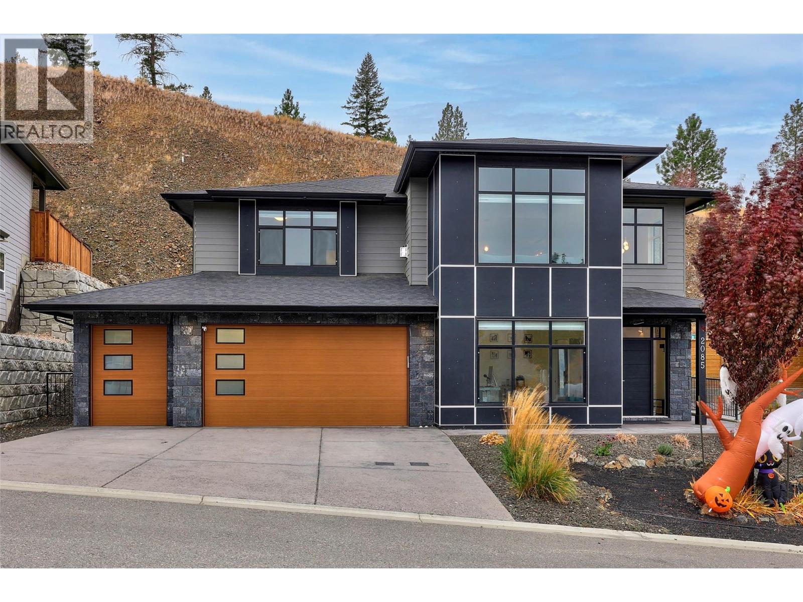 MLS® listing #29050595 for sale located at 2085 GALORE Crescent