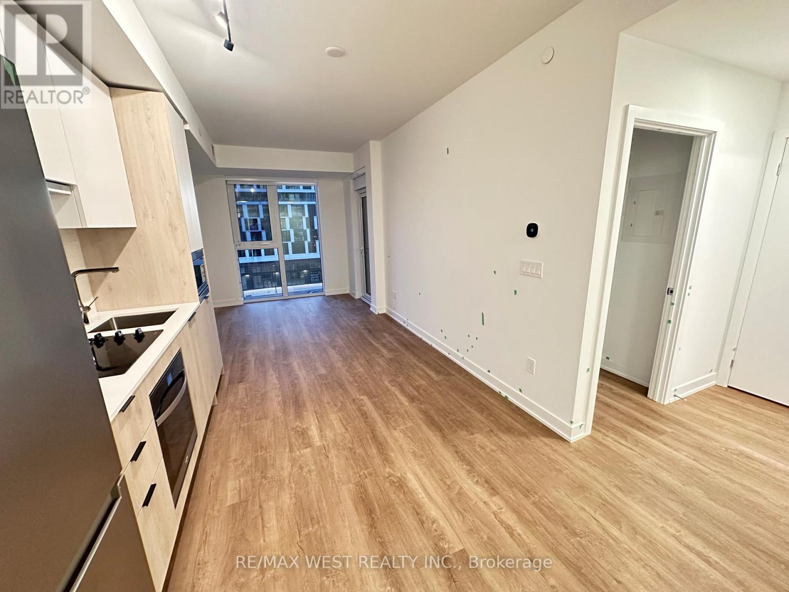 MLS® listing #29057844 for sale located at 429 - 1007 THE QUEENSWAY