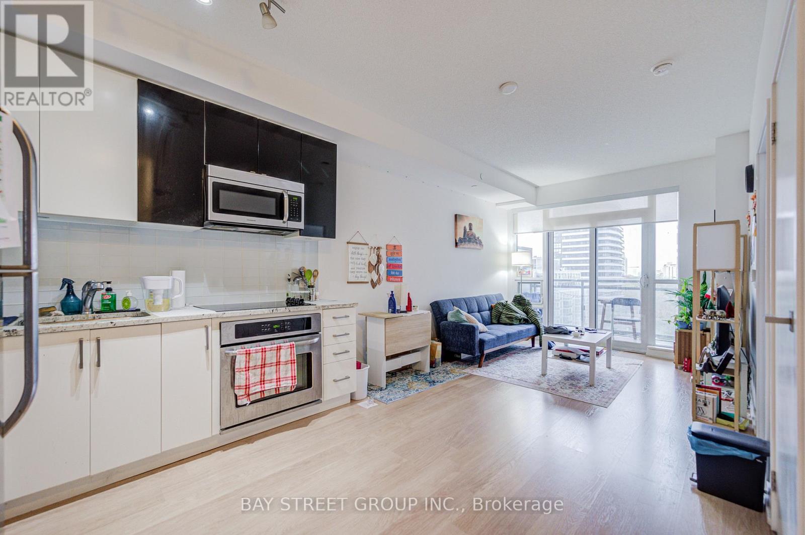 MLS® listing #29057869 for sale located at 918 - 98 LILLIAN STREET