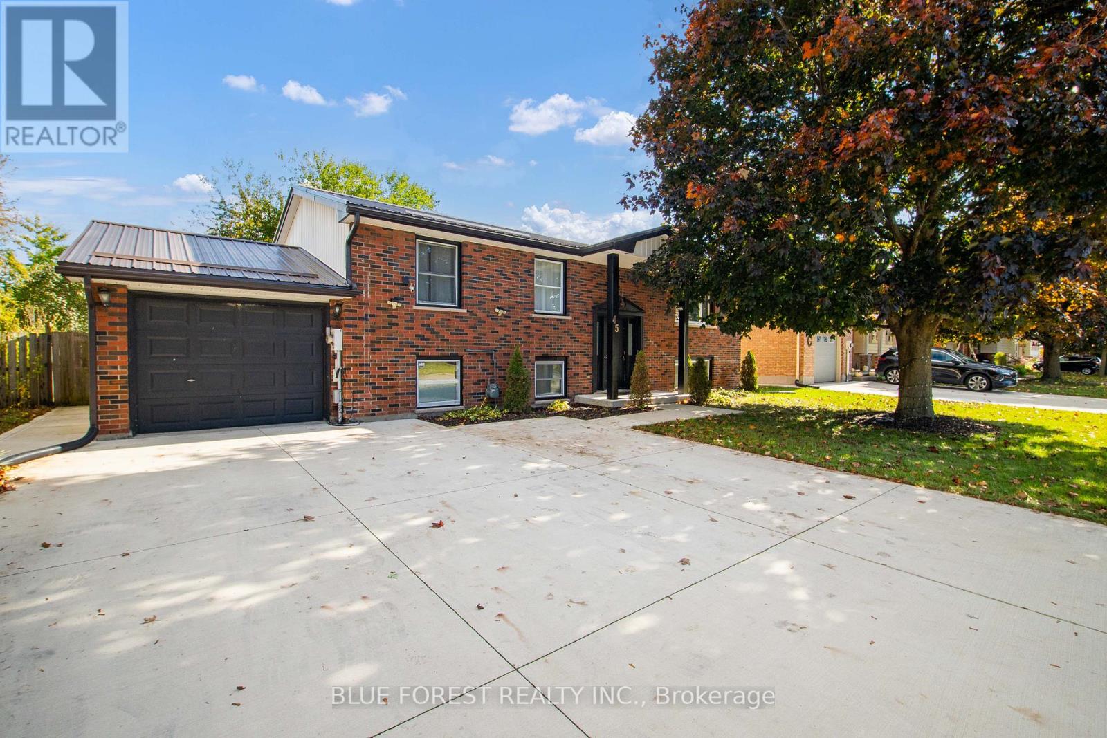 MLS® listing #29058951 for sale located at 45 ANNE STREET