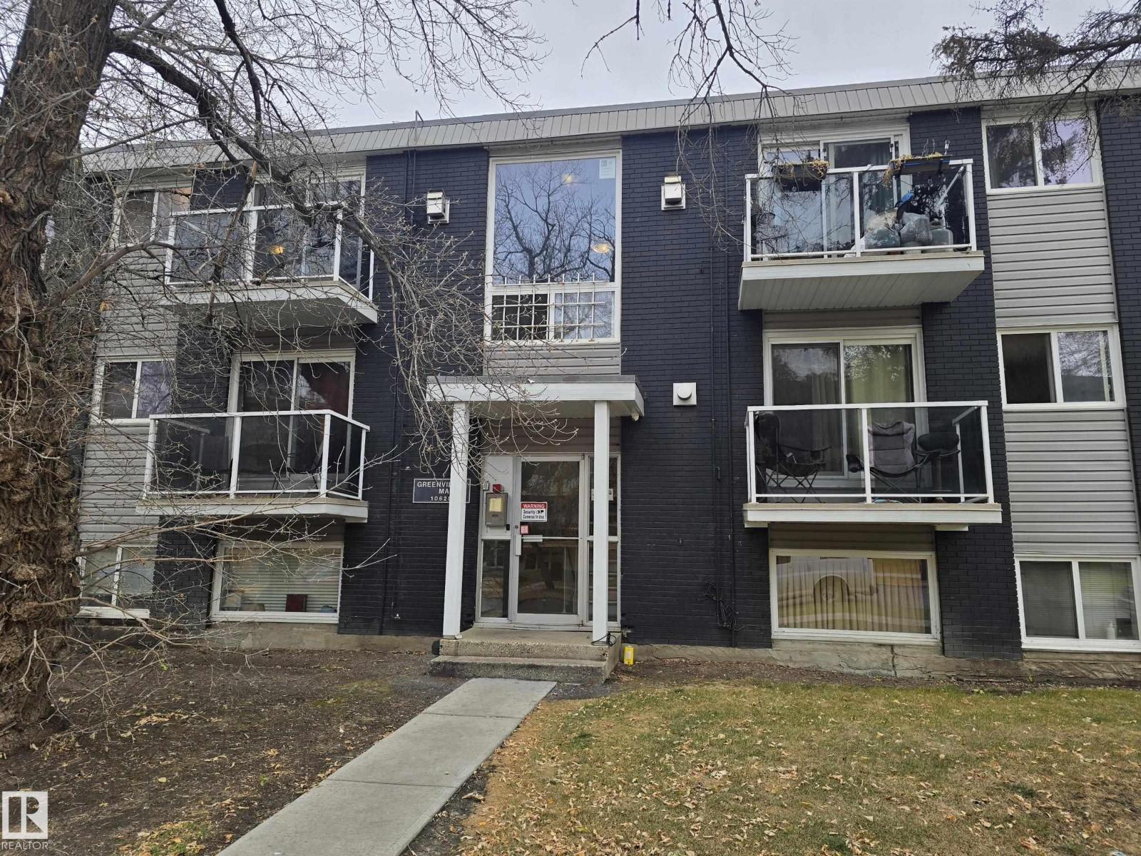 MLS® listing #29059576 for sale located at #4 10620 122 ST NW