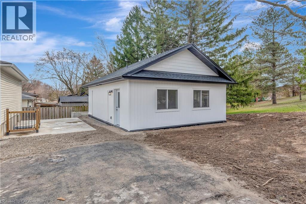 MLS® listing #29061844 for sale located at 7 HILLSIDE Drive Unit# 3