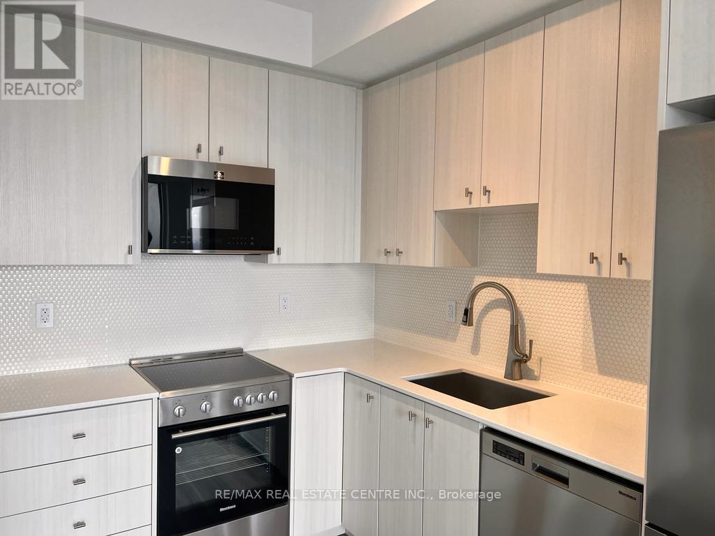 MLS® listing #29063911 for sale located at 2710 - 15 WELLINGTON STREET S