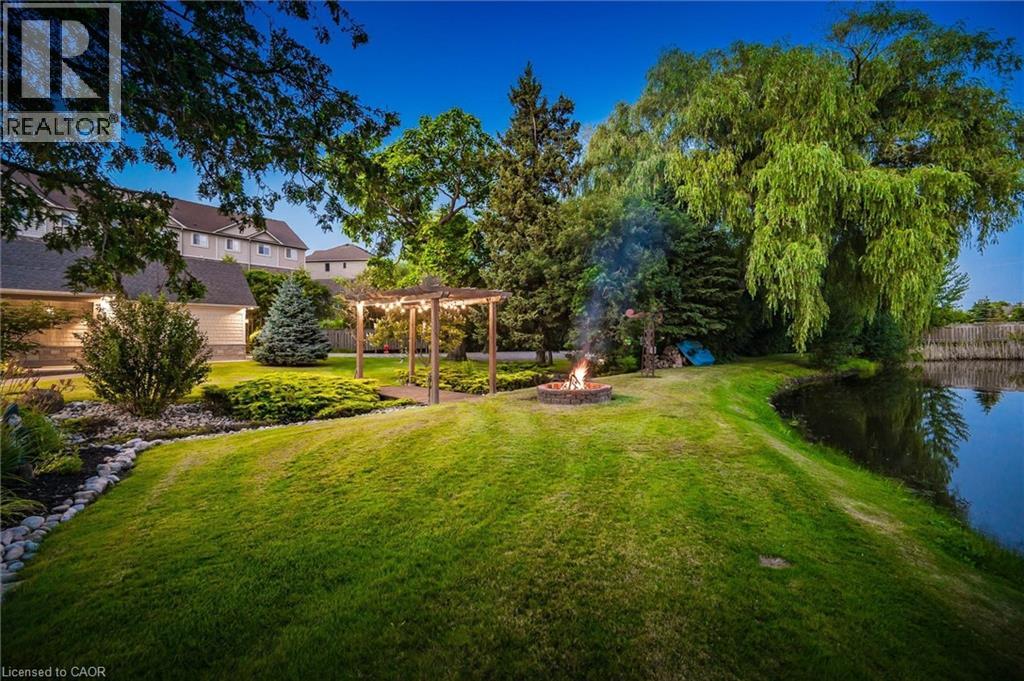 MLS® listing #29063980 for sale located at 882-888 FAIRWAY Road N