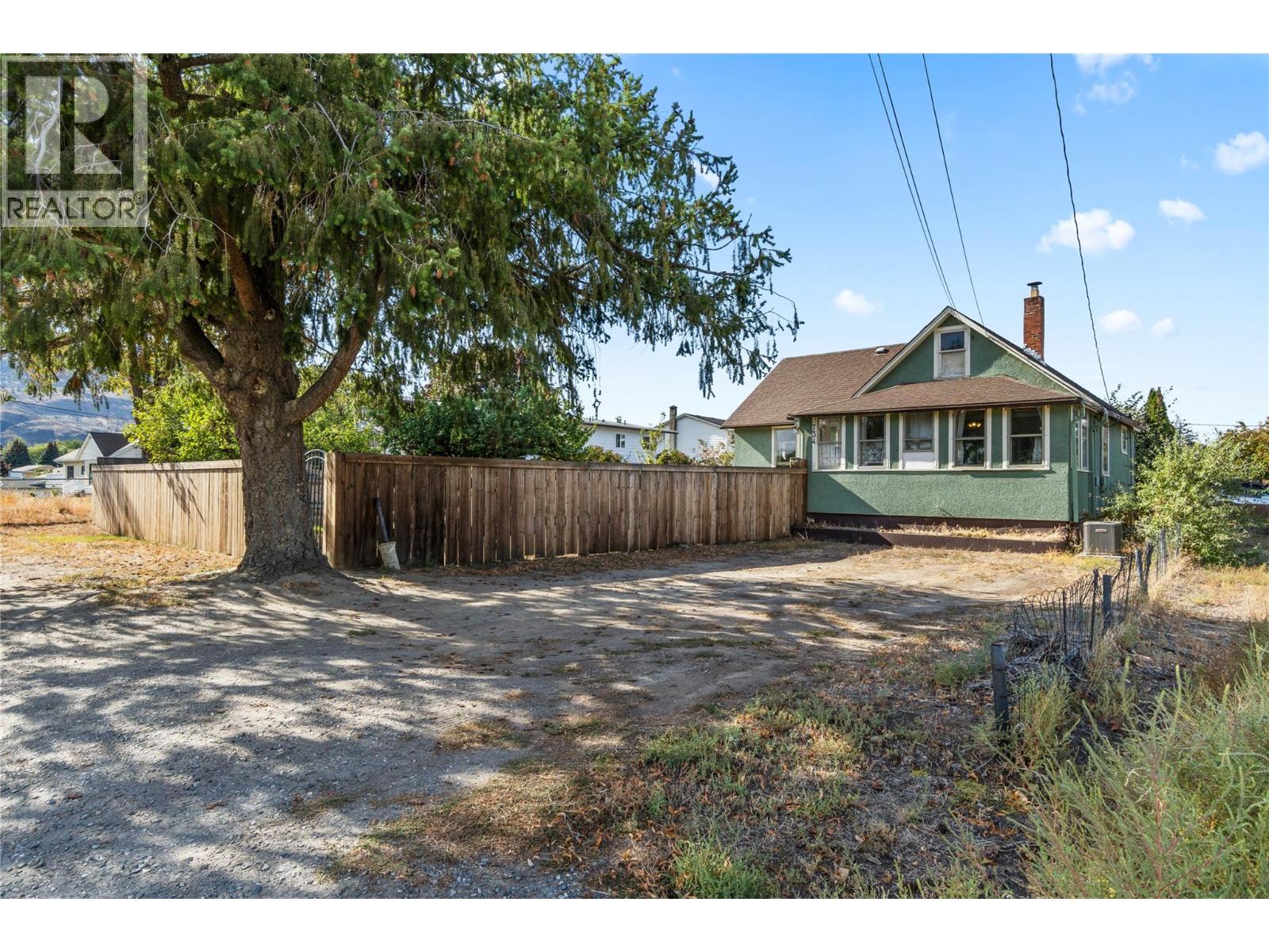 MLS® listing #29065372 for sale located at 734 SINGH Street