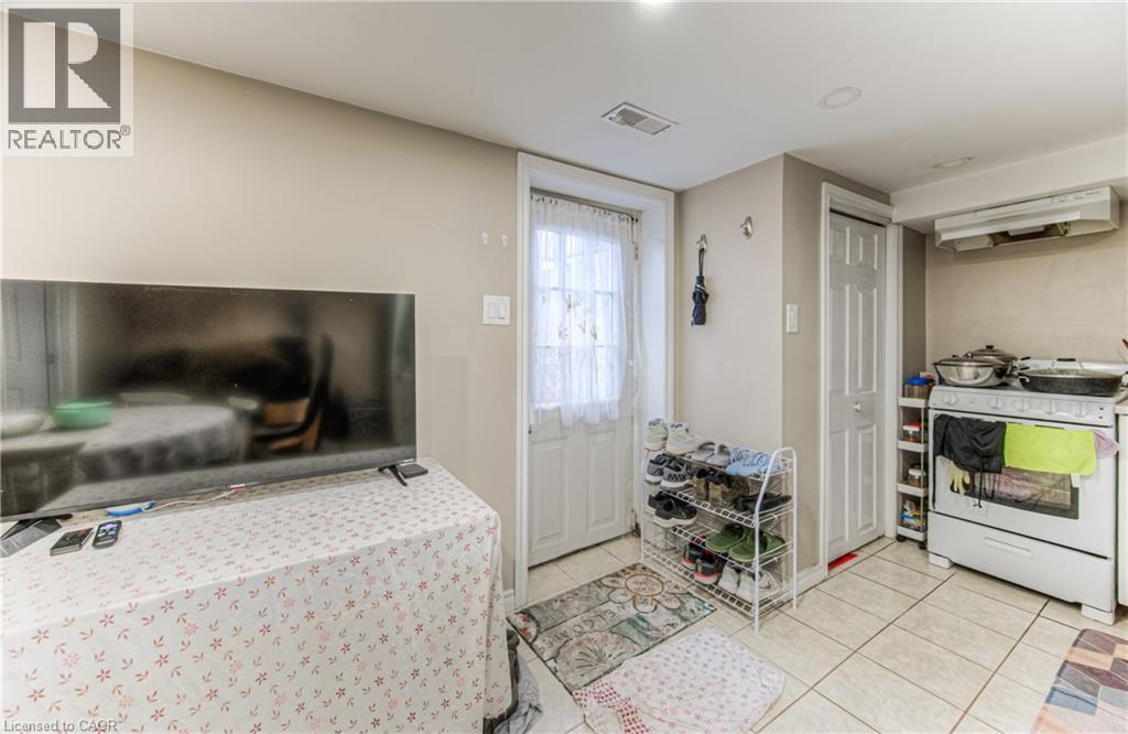 MLS® listing #29065969 for sale located at 3 BROCK Street