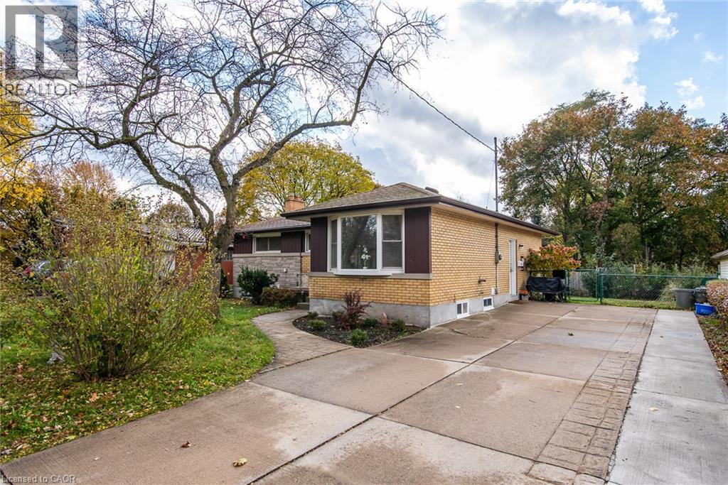 MLS® listing #29066529 for sale located at 63 ELLIS Crescent S