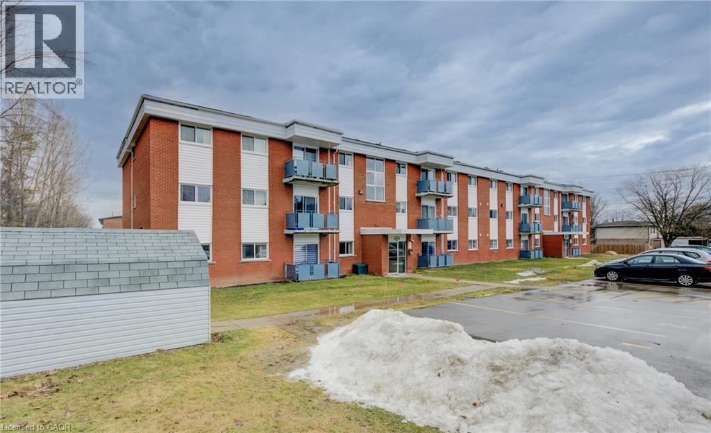 MLS® listing #29067211 for sale located at 527 PARKSIDE Drive Unit# 8