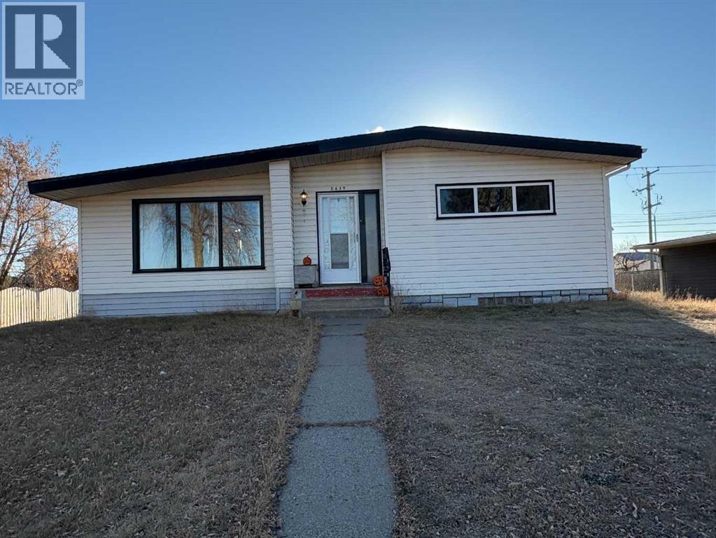 MLS® listing #29068611 for sale located at 5639 48 Avenue A,B Crescent