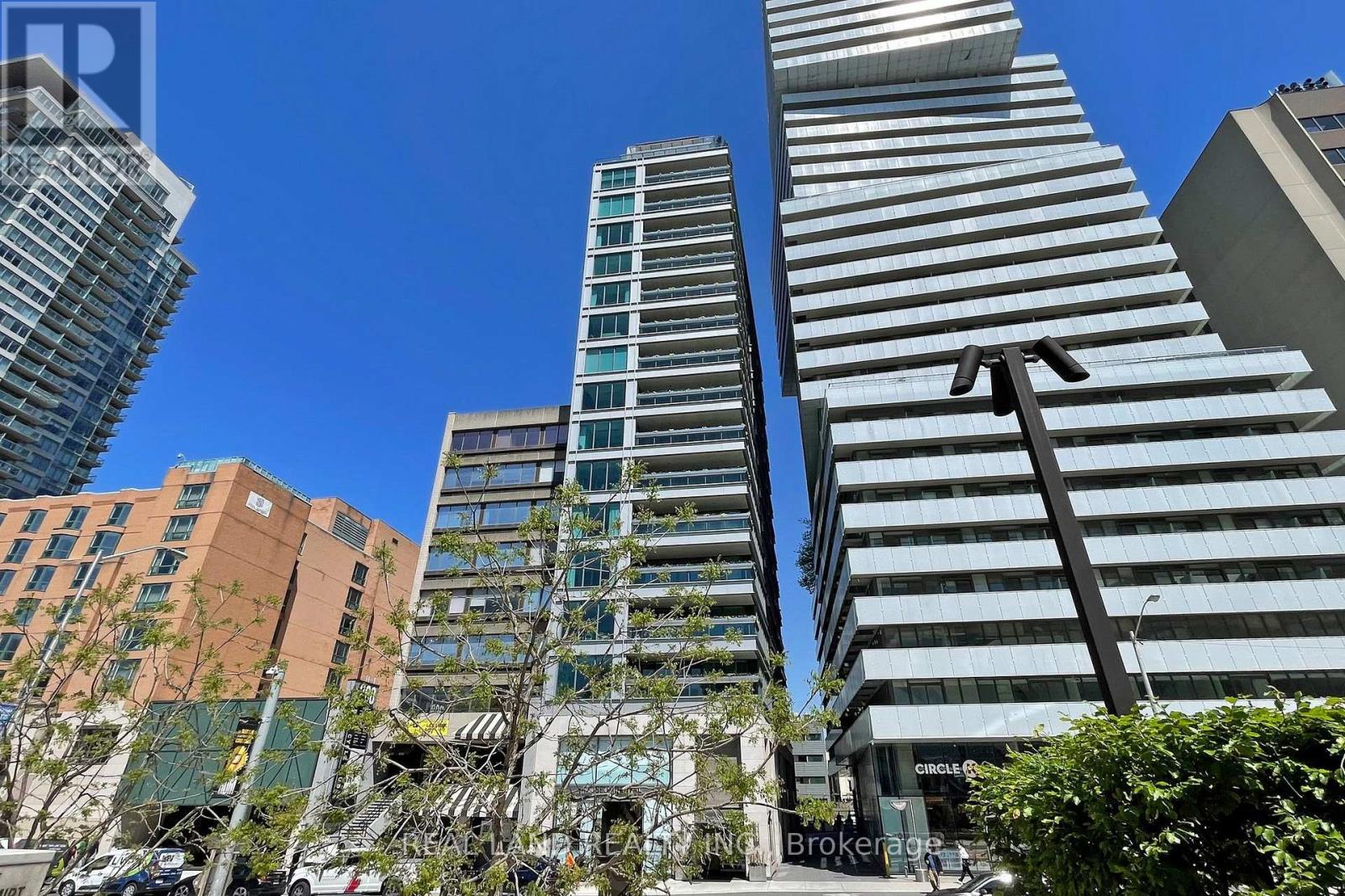 MLS® listing #29070482 for sale located at 1001 - 206 BLOOR STREET W