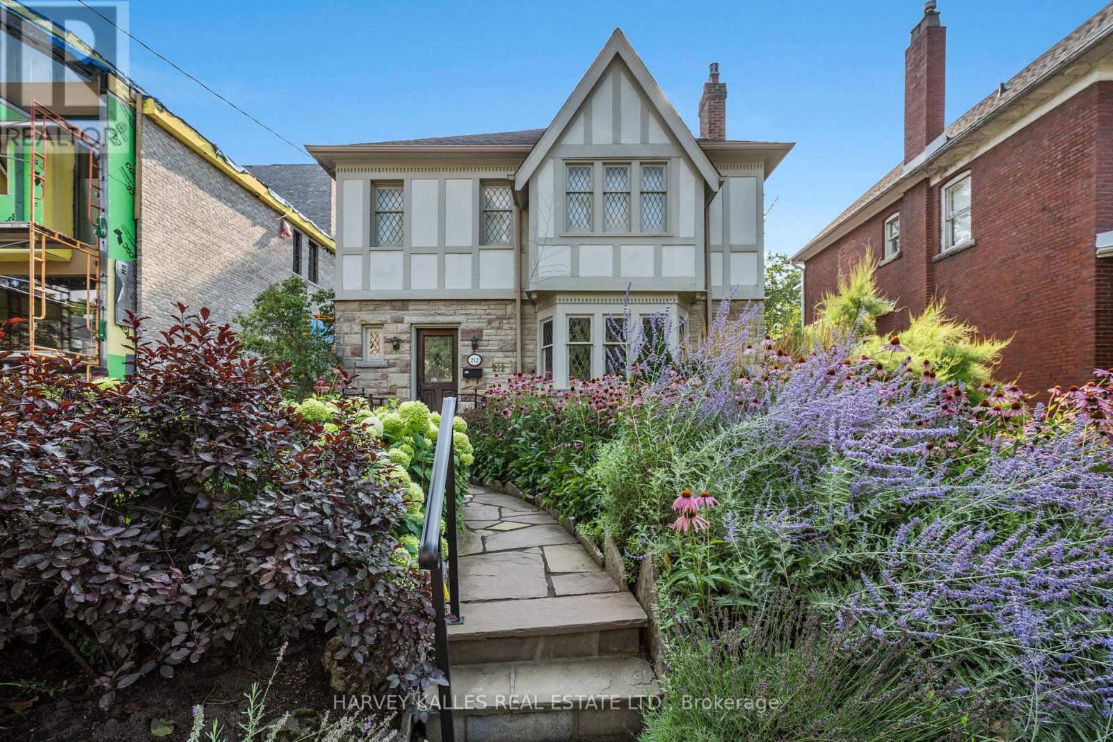 MLS® listing #29070492 for sale located at 212 GLENAYR ROAD