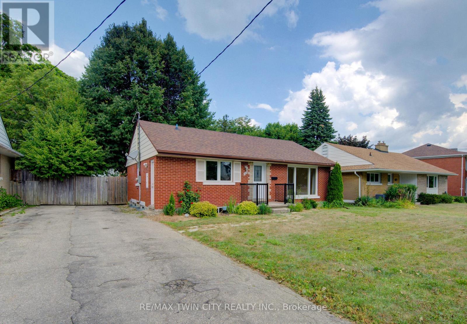 MLS® listing #29070922 for sale located at 28 JACK AVENUE
