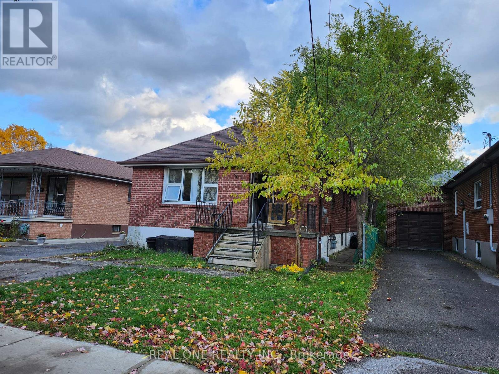 MLS® listing #29079356 for sale located at 255 CODSELL AVENUE