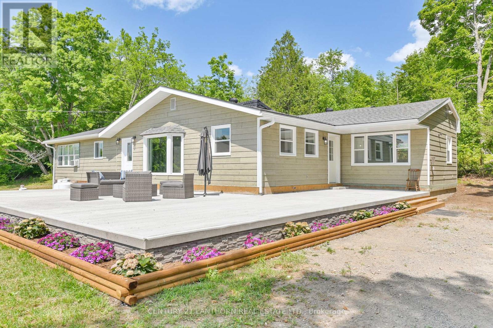 MLS® listing #29079452 for sale located at 932 HUNT CLUB ROAD