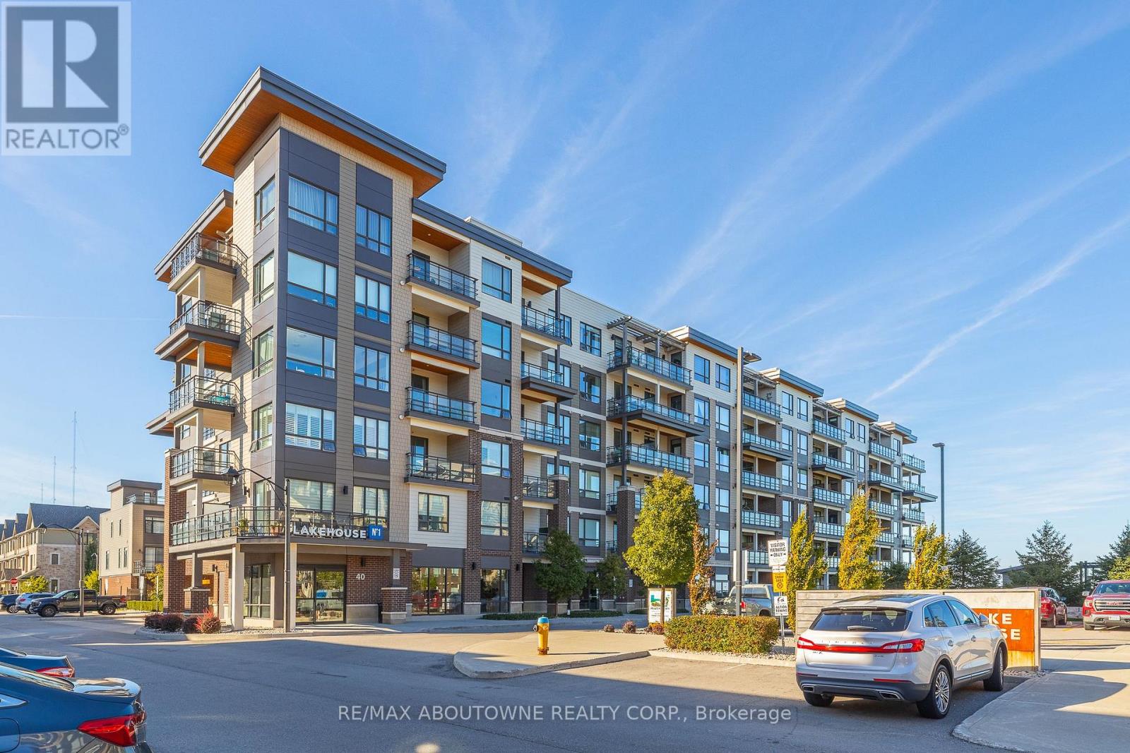 MLS® listing #29079490 for sale located at 416 - 40 ESPLANADE LANE