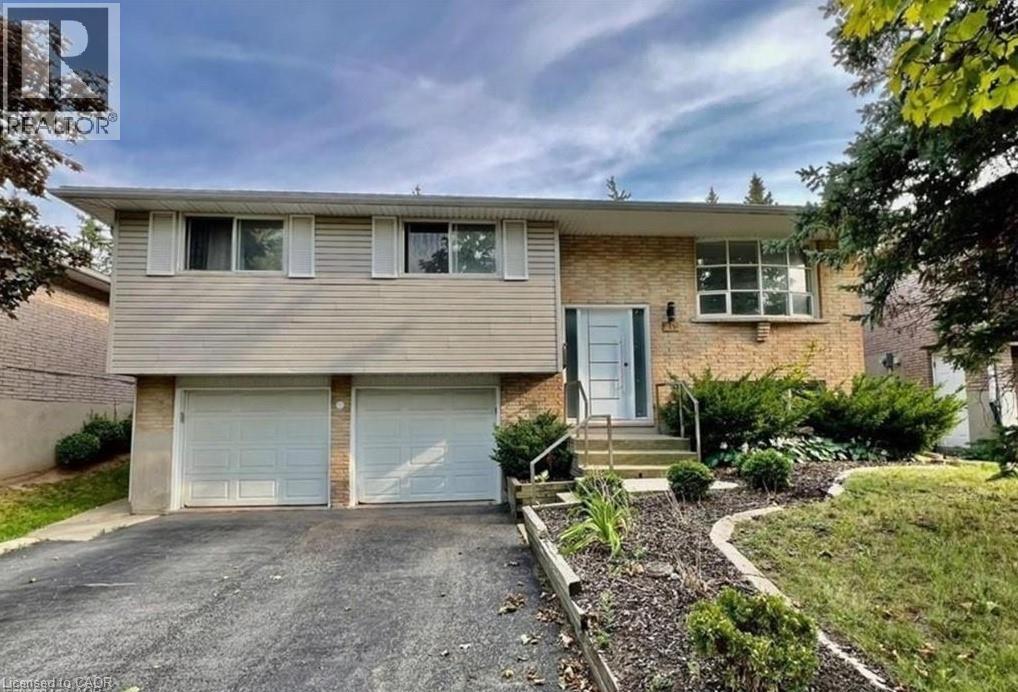 MLS® listing #29089271 for sale located at 213 NORTHLAKE Drive