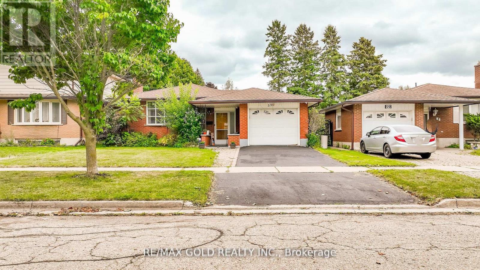MLS® listing #29092679 for sale located at 55 RAMBLEWOOD WAY